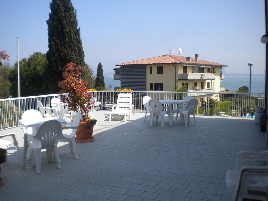 Residence Poggio Al Lago Sirmione Bilik gambar