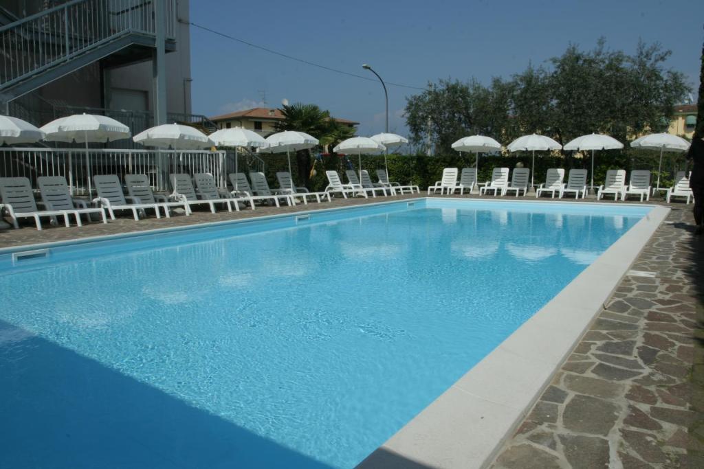 Residence Poggio Al Lago Sirmione Luaran gambar